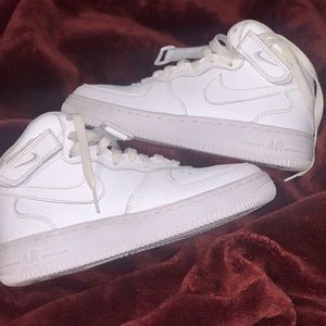 Air Force 1 Mid